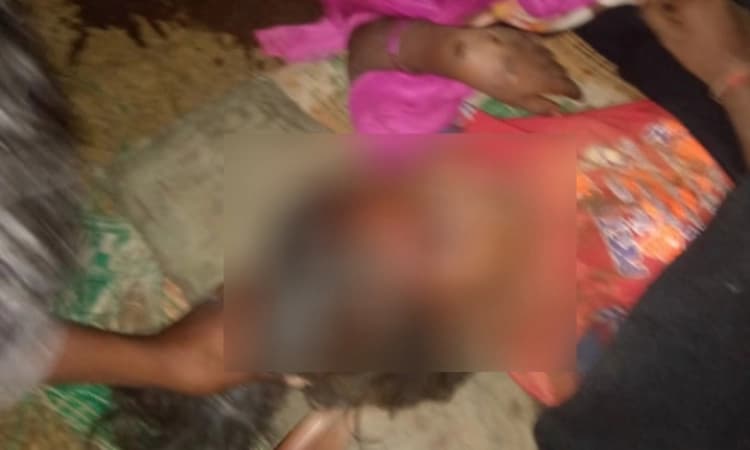 ಧಾರವಾಡ : ಭಾರಿ ಮಳೆಗೆ ಮನೆಗೋಡೆ ಕುಸಿದು ತಾಯಿ ಸೇರಿ ನಾಲ್ವರು ಮಕ್ಕಳಿಗೆ ಗಾಯ