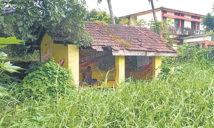 ಕೊಡಂಕೂರು, ನಿಟ್ಟೂರು ಬಸ್‌ನಿಲ್ದಾಣದ ದುಃಸ್ಥಿತಿ