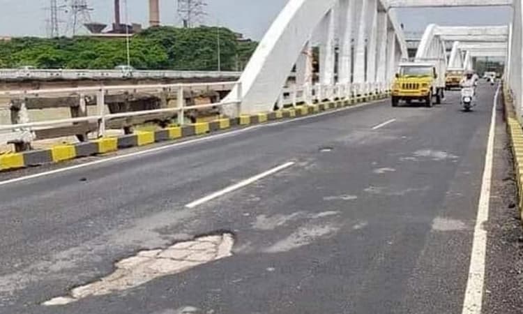 ಬಿಜೆಪಿ ಸರ್ಕಾರದ ರಸ್ತೆ ಡಾಂಬಾರಿಗಿಂತ ರಾಗಿ ಹಿಟ್ಟೇ ಹೆಚ್ಚು ಸ್ಟ್ರಾಂಗ್!: ಕಾಂಗ್ರೆಸ್ ಟೀಕೆ