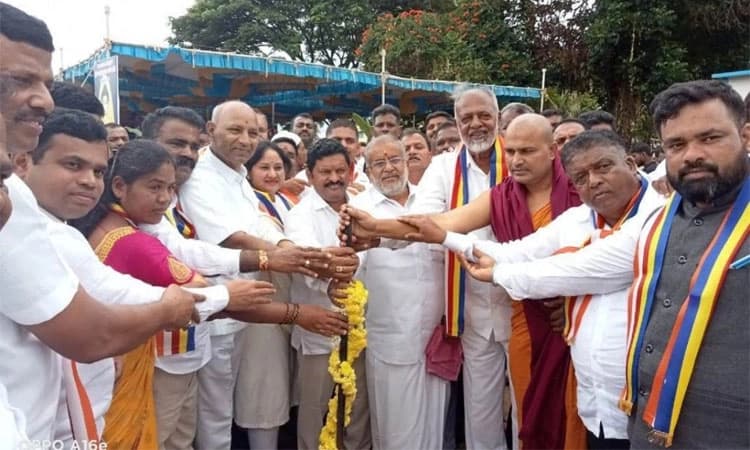 ಹುಣಸೂರು: ಅಂಬೇಡ್ಕರ್ ಪುತ್ಥಳಿ ನಿರ್ಮಾಣಕ್ಕೆ ಗ್ರಾಮಸ್ಥರ ಸಹಕಾರ ಅಗತ್ಯ