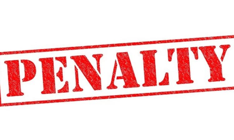 ವಿಮಾ ಕಂಪೆನಿಗೆ ಬೆಳೆ ವಿಮೆ ಪ್ರೀಮಿಯಂ ಹಣ ವರ್ಗಾಯಿಸದ ಬ್ಯಾಂಕಿಗೆ 50 ಸಾವಿರ ರೂ. ದಂಡ