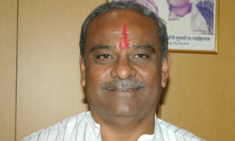 ಸ್ವಗ್ರಾಮಕ್ಕೆ ಕತ್ತಿ ಪಾರ್ಥೀವ ಶರೀರ ಏರ್‌ಲಿಫ್ಟ್ : ಬೆಲ್ಲದ ಬಾಗೇವಾಡಿಯಲ್ಲಿ ಅಂತಿಮ ಸಂಸ್ಕಾರ