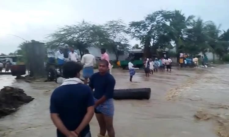 ನವಲಗುಂದದಲ್ಲಿ ಮಳೆಯ ಆವಾಂತರ : ಭೋಗಾನೂರ ಗ್ರಾಮದ 40 ಮನೆಗಳು ಜಲಾವೃತ