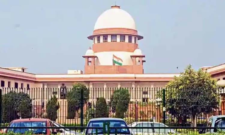 ಹಿಜಾಬ್ ವಿವಾದ; ನಿಷೇಧ ಆದೇಶ ಎತ್ತಿಹಿಡಿದ ಸುಪ್ರೀಂ, ಕರ್ನಾಟಕ ಸರ್ಕಾರಕ್ಕೆ ನೋಟಿಸ್ ಜಾರಿ