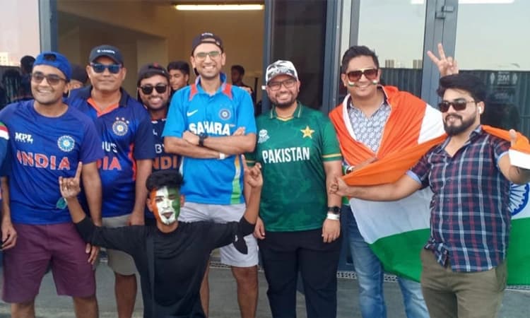 ಟಾಸ್ ಗೆದ್ದು ಪಾಕ್ ವಿರುದ್ದ ಫೀಲ್ಡಿಂಗ್ ಆಯ್ದ ಟೀಂ ಇಂಡಿಯಾ