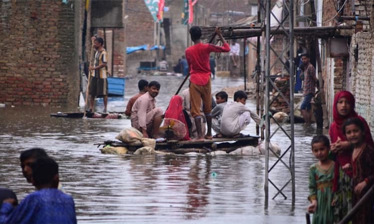 ಮಳೆಗೆ ತತ್ತರಿಸಿದ ಪಾಕಿಸ್ತಾನ; 57 ಲಕ್ಷ ಮಂದಿ ನಿರಾಶ್ರಿತರು; ಸಾವಿರದತ್ತ ಸಾವಿನ ಸಂಖ್ಯೆ