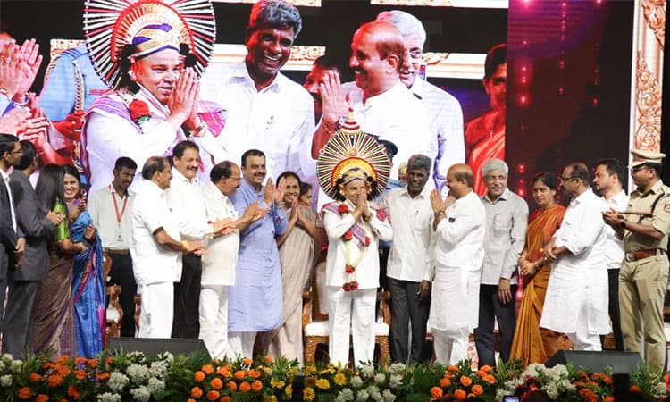 ಮಂದಿರಗಳಿಂದ ವಿಶ್ವಮಾನ್ಯತೆ ಪಡೆದ ಉಡುಪಿ ಪ್ರಗತಿಯಲ್ಲಿ ಅಗ್ರಸ್ಥಾನ ಪಡೆಯಲಿ