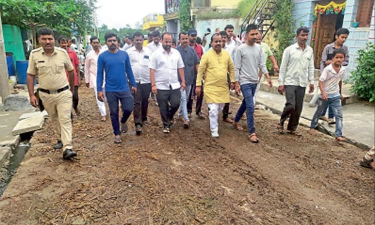 ಸಿಸಿ ರಸ್ತೆ ಕಾಮಗಾರಿ ಪರಿಶೀಲನೆ