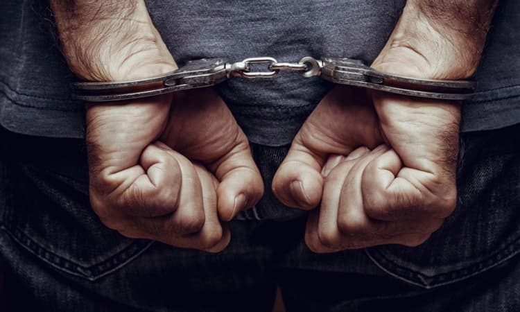 ಆಯಿಲ್-ಗ್ರೀಸ್ ಕದಿಯುತ್ತಿದ್ದ ಮೂವರ ಬಂಧನ