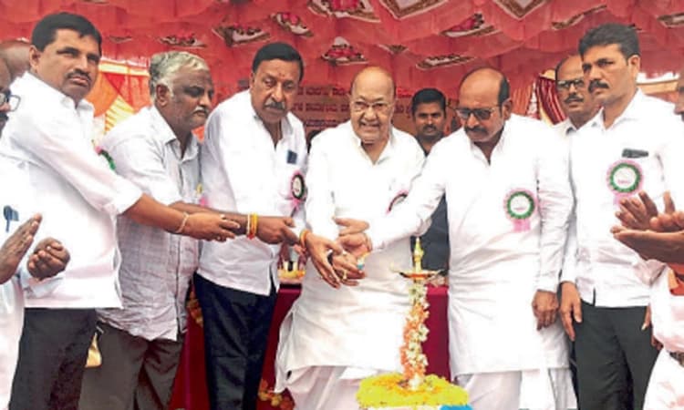 ಕ್ರೀಡಾ ಚಟುವಟಿಕೆಗೆ ಅನುದಾನ ನೀಡಿ: ಕಂದಕೂರು