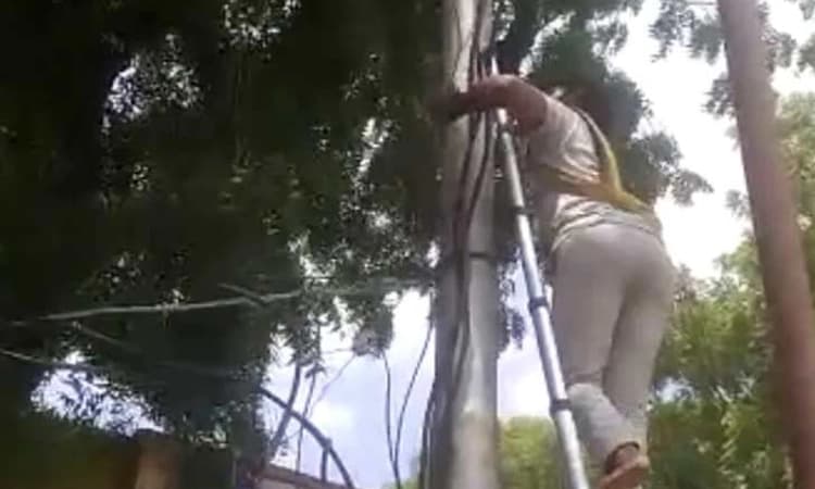 ಭಾರೀ ದಂಡ ವಿಧಿಸಿದ್ದಕ್ಕೆ ಪೊಲೀಸ್ ಠಾಣೆ ವಿದ್ಯುತ್ ಸಂಪರ್ಕ ಕಡಿತಗೊಳಿಸಿದ ಲೈನ್ ಮ್ಯಾನ್!