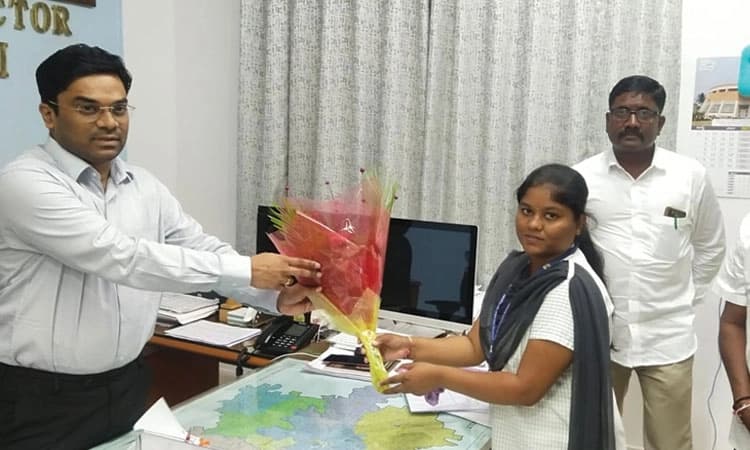 ವಿದ್ಯಾರ್ಥಿನಿಗೆ ಸಿಕ್ತು ಅಪೂರ್ವ ಅವಕಾಶ: ಒಂದು ದಿನದ ಮಟ್ಟಿಗೆ ಡಿ.ಸಿ. ಕಾರ್ಯವೈಖರಿ ವೀಕ್ಷಣೆ