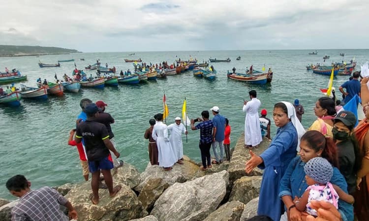 ತಿರುವನಂತಪುರ: ಬಂದರು ನಿರ್ಮಾಣಕ್ಕೆ ಮೀನುಗಾರರ ಭಾರೀ ವಿರೋಧ