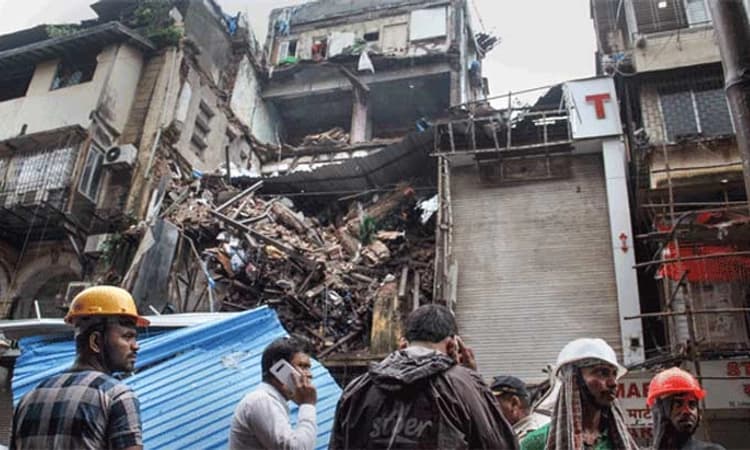 ಮುಂಬೈ: ಬೊರಿವಲಿಯಲ್ಲಿ ನಾಲ್ಕು ಅಂತಸ್ತಿನ ಕಟ್ಟಡ ಕುಸಿತ; ರಕ್ಷಣಾ ಕಾರ್ಯಾಚರಣೆ