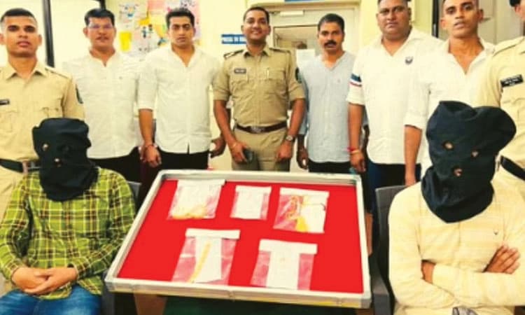 ಹಳೆ ಚಿನ್ನವನ್ನು ಬದಲಾಯಿಸುವ ನೆಪದಲ್ಲಿ ನಕಲಿ ಚಿನ್ನಾಭರಣ ಕೊಟ್ಟು ವಂಚನೆ: ಇಬ್ಬರ ಬಂಧನ