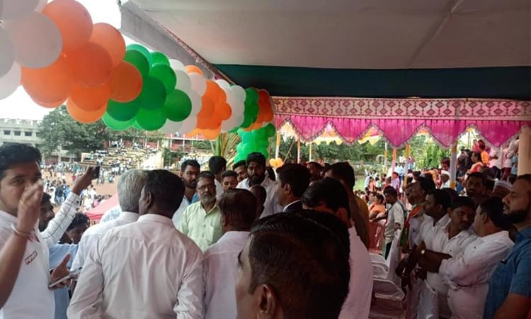 ಸ್ವಾತಂತ್ರ್ಯ ದಿನಾಚರಣೆ; ಅಂಬೇಡ್ಕರ್ ಭಾವಚಿತ್ರ ಮರೆತ ತಾಲೂಕಾಡಳಿತ; ದಲಿತ ಸಂಘನೆಗಳ ಆಕ್ರೋಶ