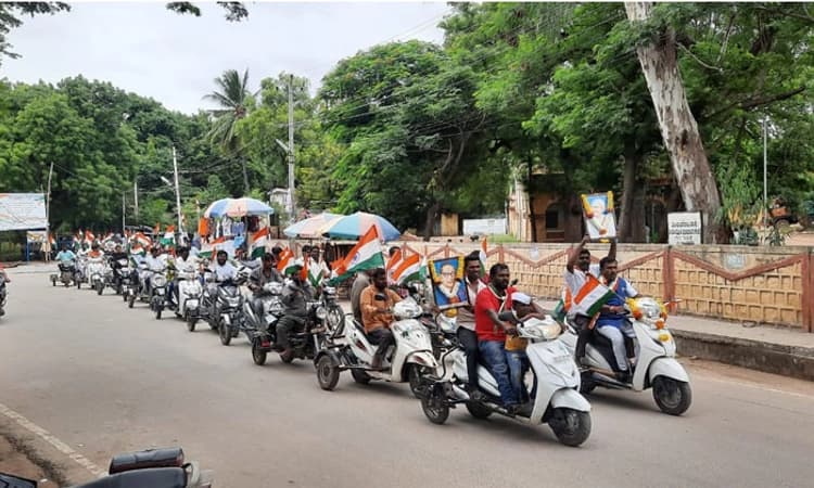 ಗಂಗಾವತಿ: ಅಂಗವಿಕಲರಿಂದ ಸ್ವಾತಂತ್ರ್ಯ ಅಮೃತ ಮಹೋತ್ಸವದ ಬೈಕ್ ಜಾಥಾ