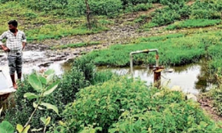 ಮೇದಕ ಗ್ರಾಮಕ್ಕೆ ಕುಡಿಯಲು ಚರಂಡಿ ನೀರು!