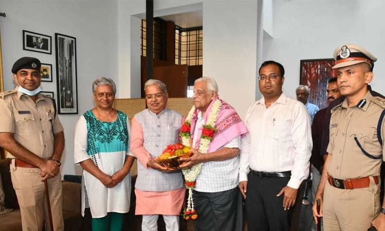 ವೃತ್ತಗಳಿಗೆ ಸ್ವಾತಂತ್ರ್ಯ ಯೋಧರ ಹೆಸರು