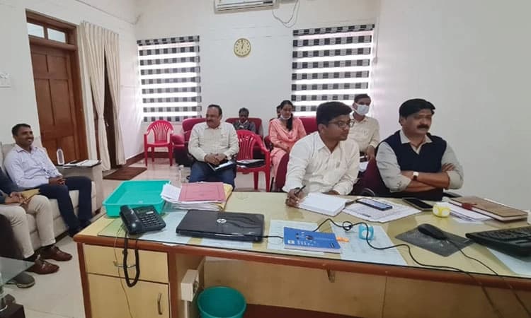 ಬೆಳಗಾವಿ ಜಿಪಂ ಸಿಇಒ ದರ್ಶನ್ ವಿರುದ್ಧ ಸಿಎಂ ಬೊಮ್ಮಾಯಿ ಗರಂ