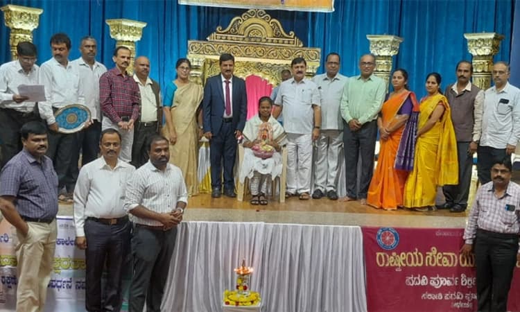 ಜೊಳ್ಳಾಗದೆ ತೆನೆ ತುಂಬಿದ ಭತ್ತದಂತೆ ಪ್ರಜ್ವಲಿಸಿ: ವಿದ್ಯಾರ್ಥಿಗಳಿಗೆ ಆರಗ ಜ್ಞಾನೇಂದ್ರ