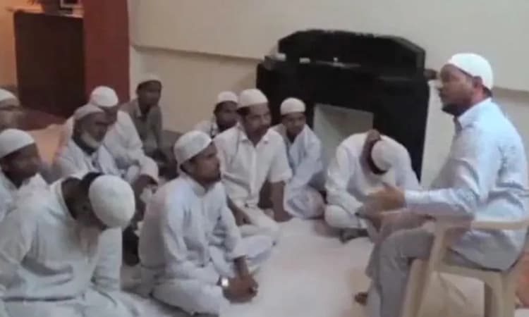 ಈ ಐಎಎಸ್ ಅಧಿಕಾರಿ ಕೆಲಸ…ಹಿಂದೂ ಧರ್ಮದ ವಿರುದ್ಧ ಅಪಪ್ರಚಾರ, ಮತಾಂತರಕ್ಕೆ ಉತ್ತೇಜನ!