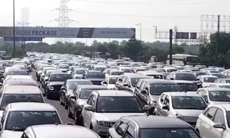 ಭಾರತ್ ಬಂದ್; ರಾಜ್ಯದ ವಿವಿಧೆಡೆ ನೀರಸ ಪ್ರತಿಕ್ರಿಯೆ, ದೆಹಲಿಯಲ್ಲಿ ಟ್ರಾಫಿಕ್ ಜಾಮ್