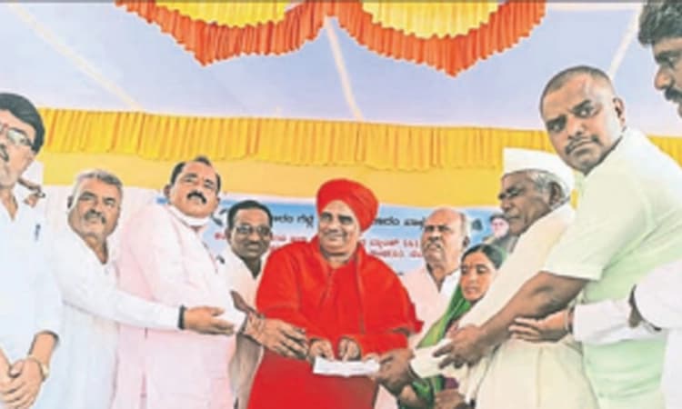 4 ಲಕ್ಷ ರೈತರಿಗೆ 300 ಕೋಟಿ ರೂ. ಸಾಲ