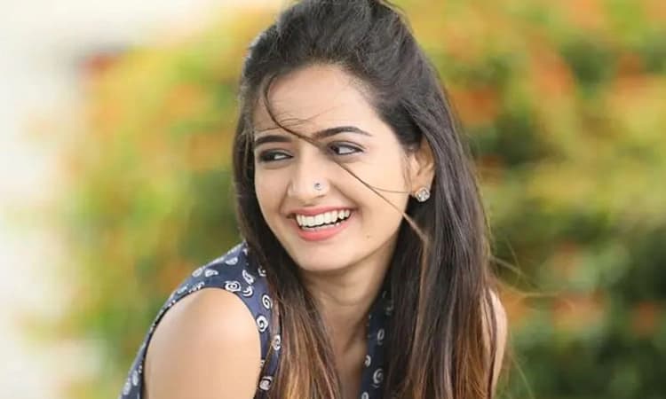 ಪರಭಾಷೆಗೆ ಹೋಗುವಾಗ ಅಳುಕು-ಭಯ ಸಹಜ…: ಕಂಫ‌ರ್ಟ್‌ ಲೆವೆಲ್‌ನಿಂದ ಹೊರಬಂದ ಆಶಿಕಾ ಮಾತು