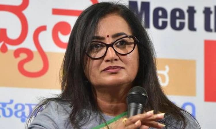 ಸದನದಲ್ಲಿ ವೈಯಕ್ತಿಕ ವಿಚಾರ ಬಿಟ್ಟು ಸಮಸ್ಯೆಗಳ ಬಗ್ಗೆ ಚರ್ಚೆ ನಡೆಯಲಿ :JDS ಗೆ ಸುಮಲತಾ ಟಾಂಗ್