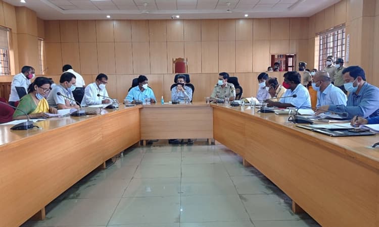 ಕಟ್ಟುನಿಟ್ಟಾಗಿ ಕೋವಿಡ್‌ ನಿಯಮ ಪಾಲಿಸಿ