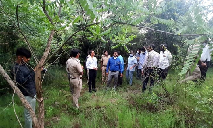 ಕುಣಿಗಲ್ :  ಶ್ರೀಗಂಧ ಕಳ್ಳರಿಗೆ ಗುಂಡೇಟು : ಓರ್ವ ಖದೀಮ ಸಾವು