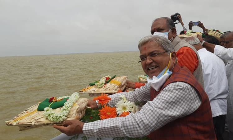 ಬಾಗಿನ ಅರ್ಪಣೆ ಕಾರ್ಯಕ್ರಮದಲ್ಲಿ ಆನಂದ್ ಸಿಂಗ್ ಗೆ ಟಾಂಗ್ ನೀಡಿದ ಗೋವಿಂದ ಕಾರಜೋಳ