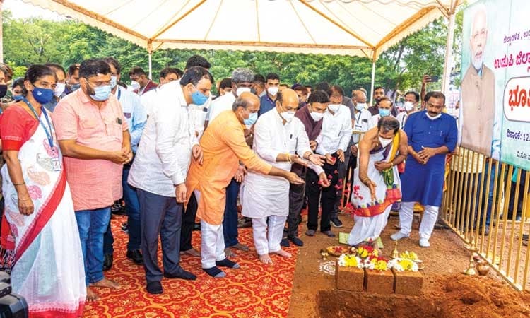 ಉಡುಪಿ: 250 ಹಾಸಿಗೆಗಳ ಜಿಲ್ಲಾ ಆಸ್ಪತ್ರೆಯ ನೂತನ ಕಟ್ಟಡಕ್ಕೆ ಶಂಕು ಸ್ಥಾಪನೆ