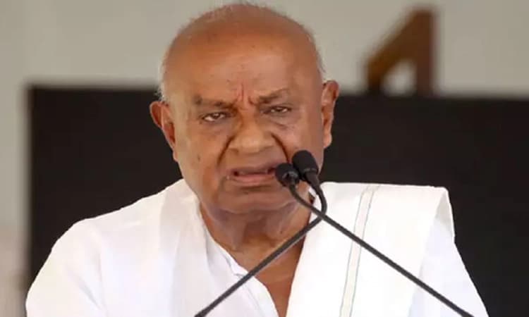 ಅಷ್ಟು ಕೆಳಮಟ್ಟಕ್ಕೆ ನನನ್ನು ಇಳಿಸಬೇಡಿ, ಮತ್ತೆ ಆ ಪ್ರಶ್ನೆ ಕೇಳಬೇಡಿ: ದೇವೇಗೌಡ