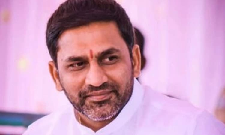 ದೇವೇಗೌಡ ಭೇಟಿ ವಿವಾದ: ಸಿಎಂ ಬೊಮ್ಮಾಯಿ ಭೇಟಿ ಮಾಡಿದ ಶಾಸಕ ಪ್ರೀತಂ ಗೌಡ