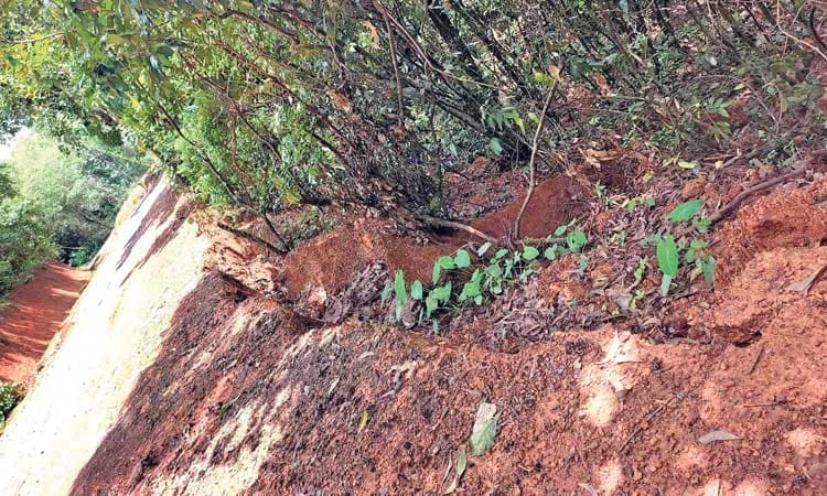 ಕೊಂಕಣ ಸುತ್ತಿ ಮೈಲಾರಕ್ಕೆ  ಹೋಗುವ ಸ್ಥಿತಿ 