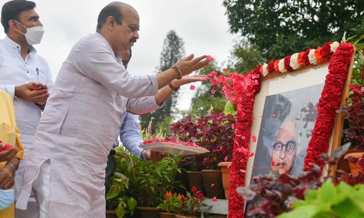 ನವ ಭಾರತ ನಿರ್ಮಾಣಕ್ಕೆ ನೆಹರು ಅವರಿಂದ ಭದ್ರ ಬುನಾದಿ