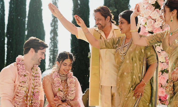 Arjun Sarja’s younger daughter Anjana marries longtime boyfriend in traditional Indian ceremony