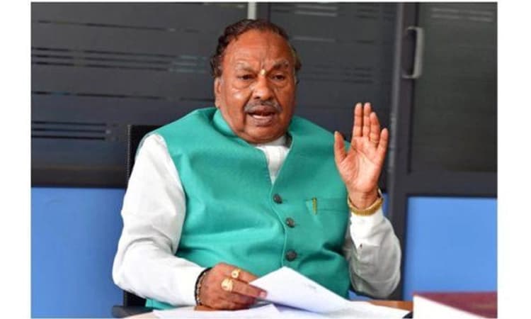 Kushwaha calls K S Eshwarappa ‘deshdrohi’ for tricolour remark