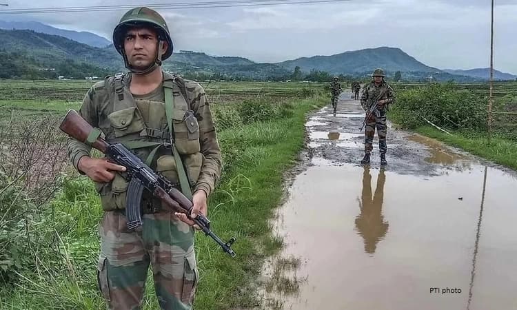 Four men &#8216;missing&#8217; in Manipur, fresh firing reported