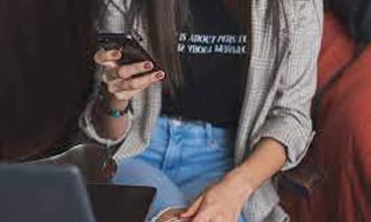 When it comes to dating advice, why is it always women who must improve?