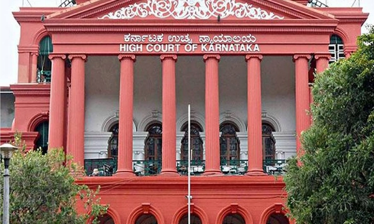 Don’t make Kannada compulsory for UG students till further orders: K’taka HC
