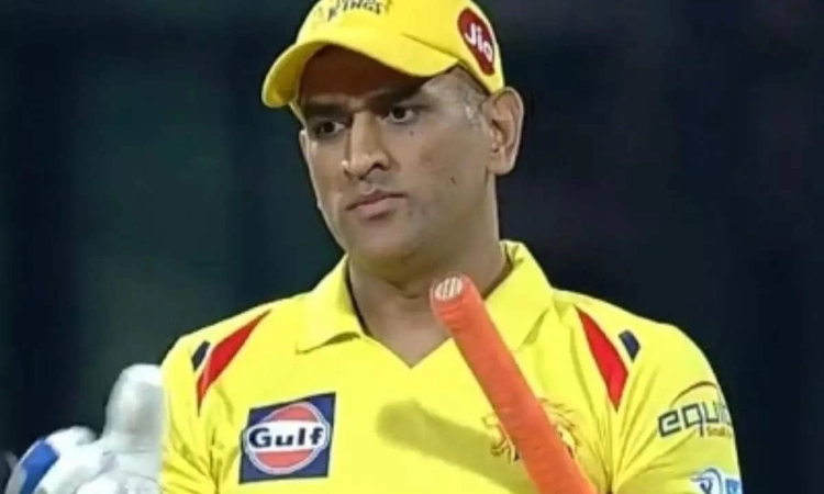 Dhoni will bat higher only if game is on the line: Clarke