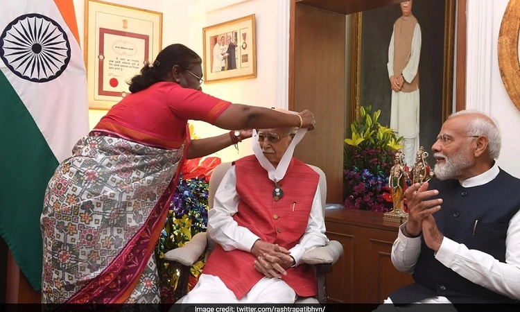 President Murmu confers Bharat Ratna on L K Advani