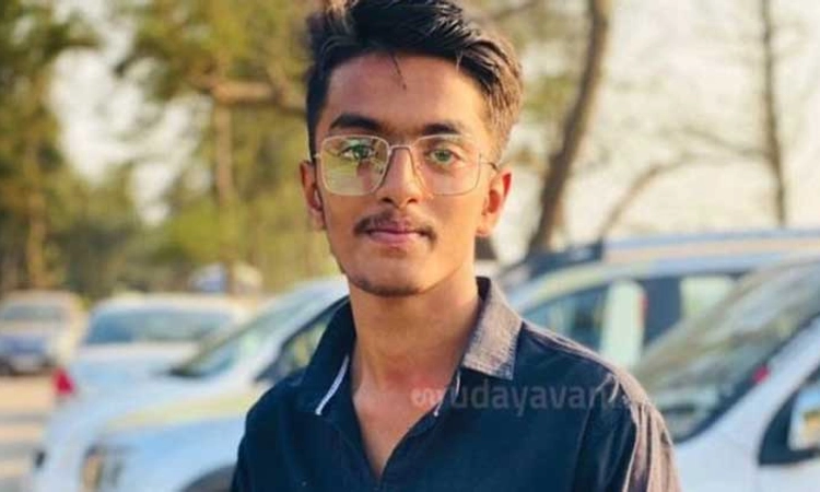 Minor girl killed, father injured as dumper crashes into motorbike in Mumbai