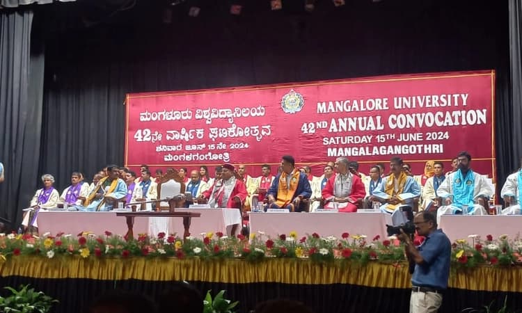 Mangalore University holds its 42nd Annual convocation