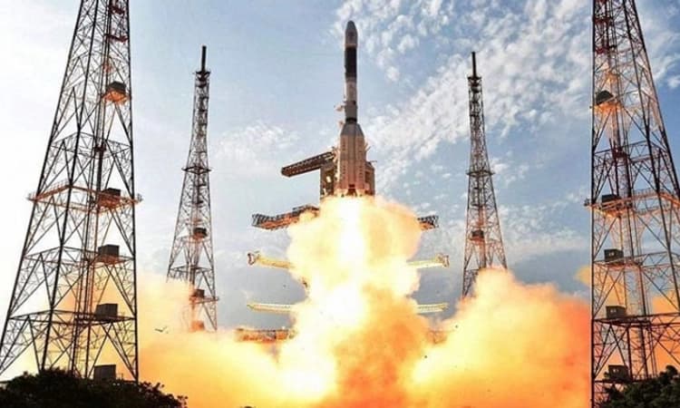 ISRO delayed Chandrayaan-3 launch by 4 seconds to dodge space debris, report says
