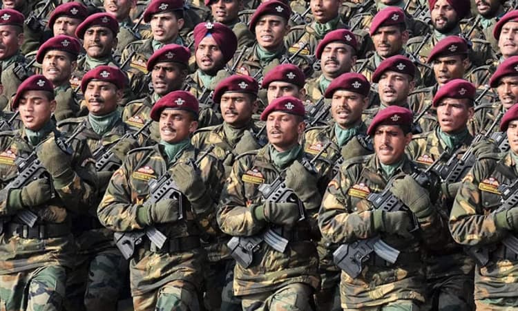 Army vehicle damaged as shooting stones disrupts traffic on Jammu-Srinagar NH