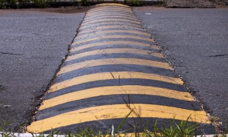 Mangaluru: Passenger suffers serious injuries as bus jumps over road hump